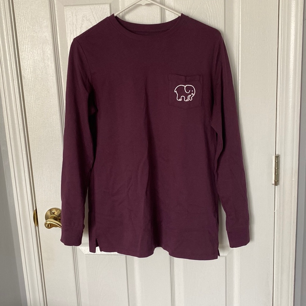 Woman’s Ivory Ella long sleeve graphic shirt